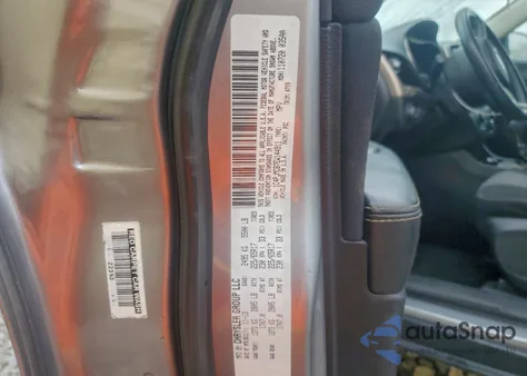 2014 Jeep Cherokee Latitude z USA, uszkodzony, nr VIN 1C4PJMCB7EW144911